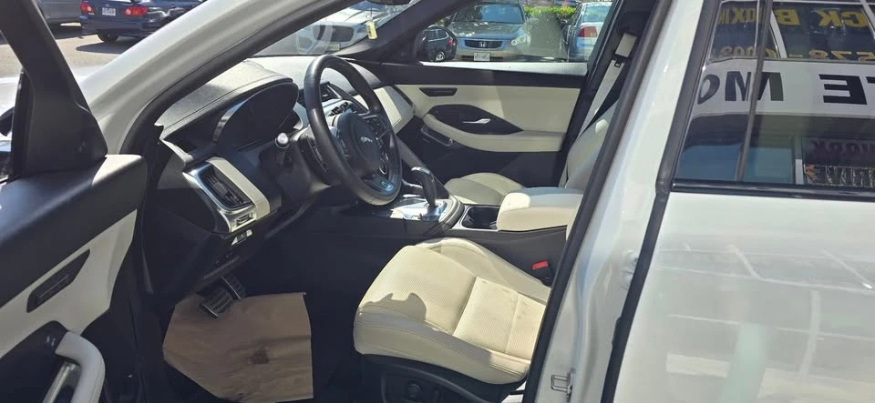 2020 Jaguar E-Pace - Image 10 of 20