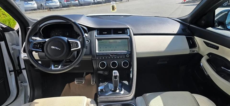 2020 Jaguar E-Pace - Image 16 of 20