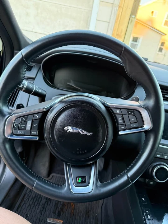 2020 Jaguar E-Pace - Image 10 of 20