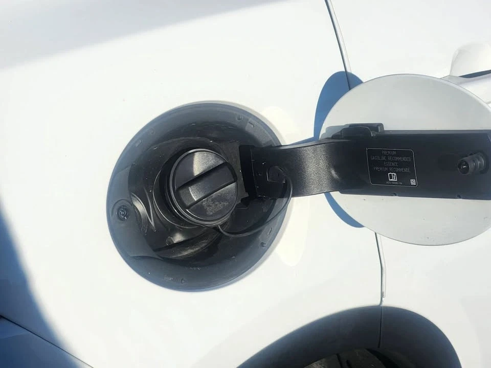 2020 Jaguar E-Pace - Image 17 of 20