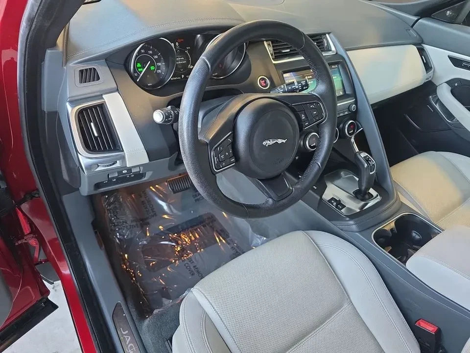 2020 Jaguar E-Pace - Image 10 of 20