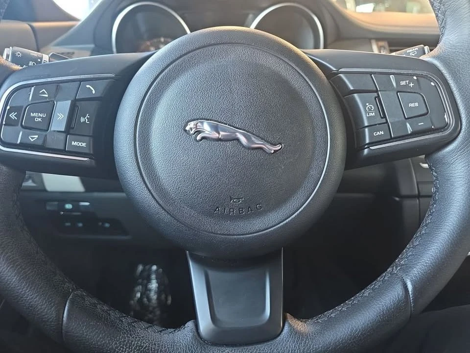 2020 Jaguar E-Pace - Image 11 of 20