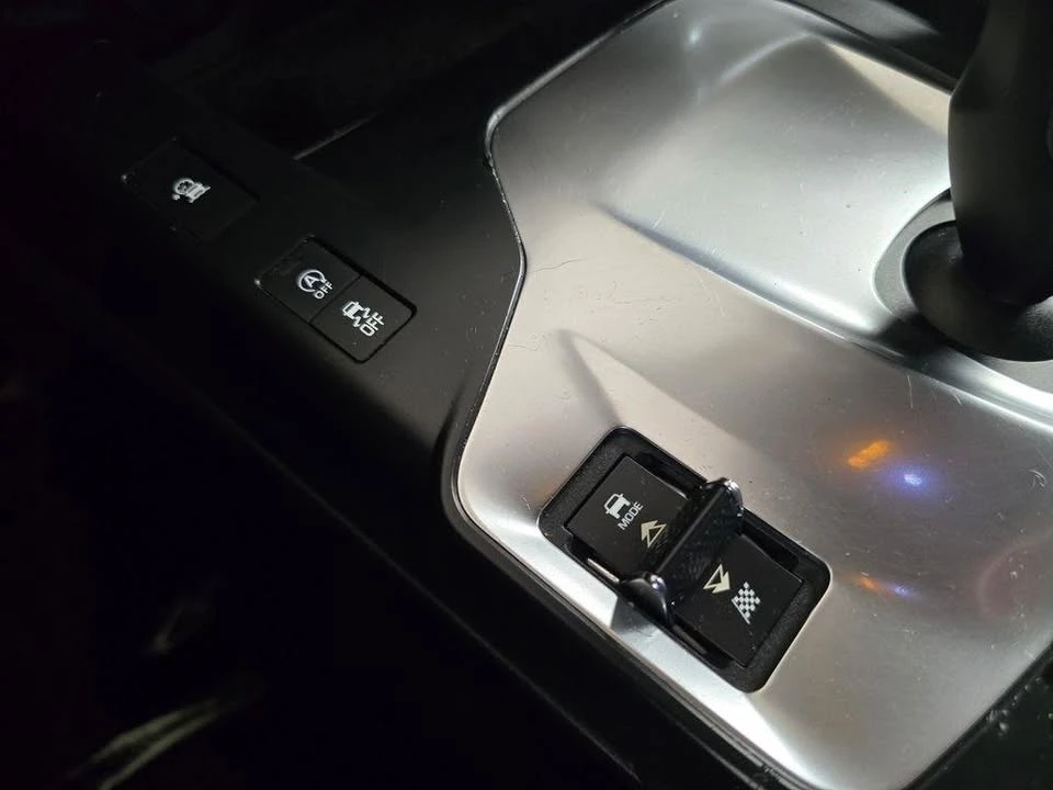2020 Jaguar E-Pace - Image 12 of 19