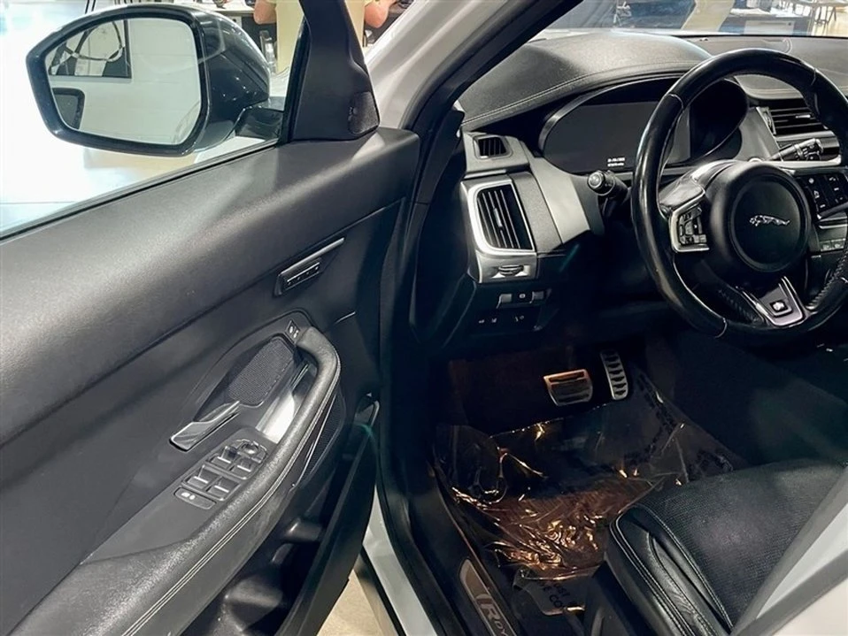 2020 Jaguar E-Pace - Image 13 of 20