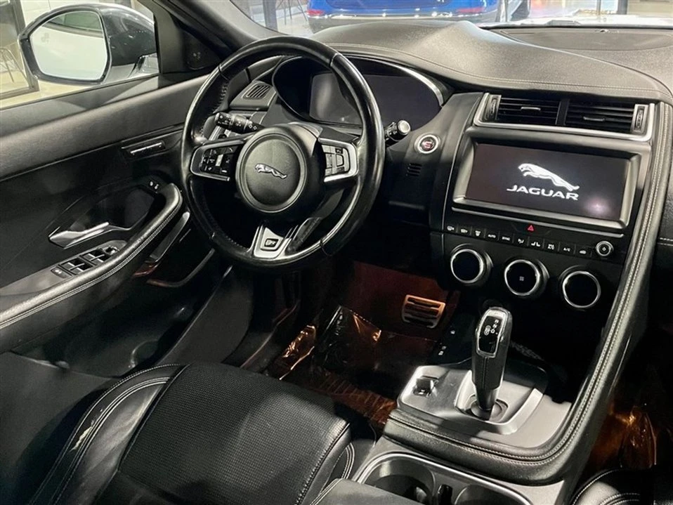 2020 Jaguar E-Pace - Image 15 of 20