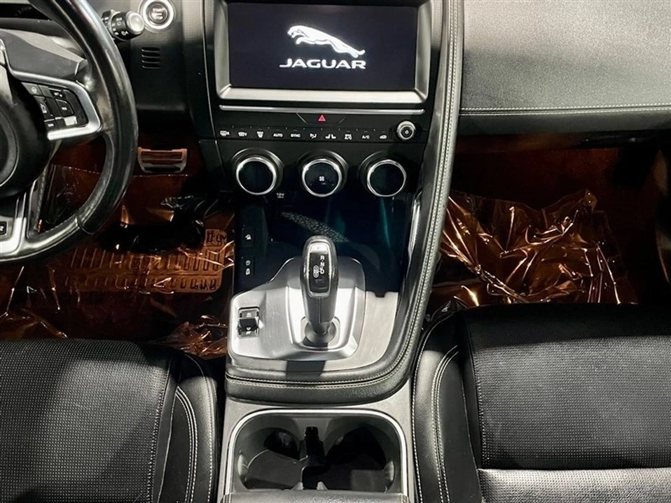 2020 Jaguar E-Pace - Image 17 of 20
