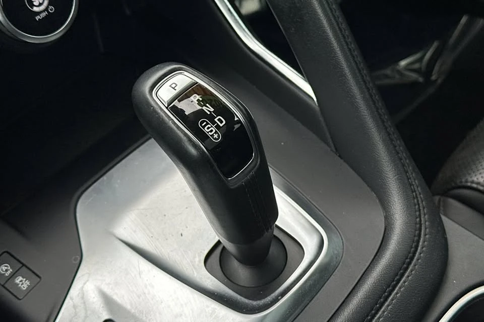 2020 Jaguar E-Pace - Image 17 of 20