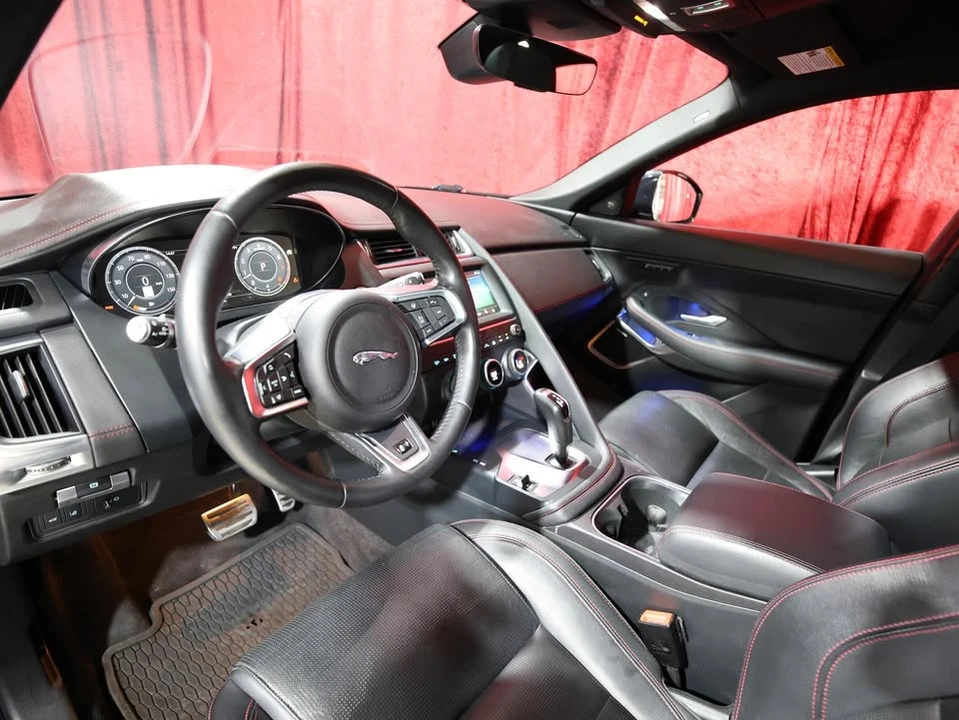2020 Jaguar E-Pace - Image 10 of 18