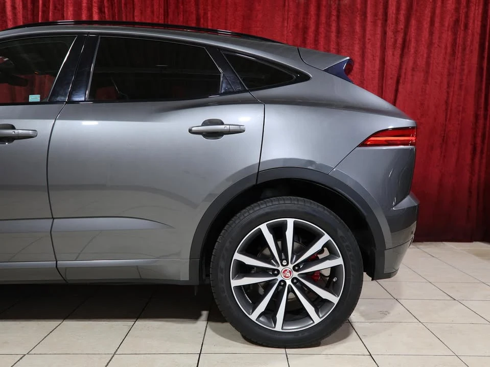2020 Jaguar E-Pace - Image 4 of 18