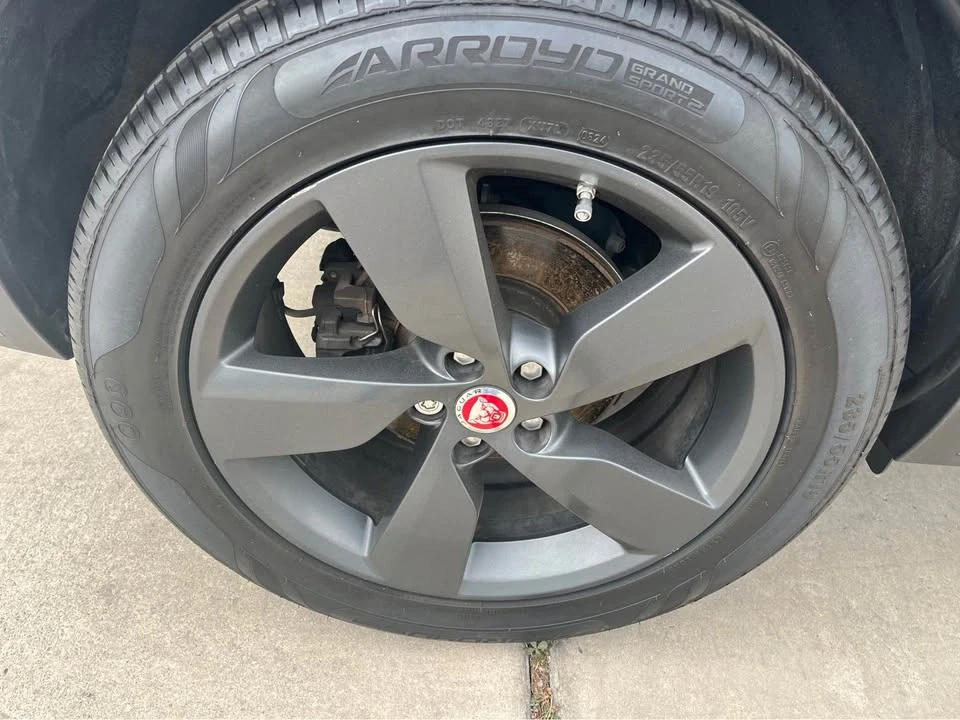2020 Jaguar E-Pace - Image 4 of 15