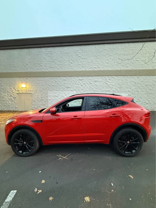 2020 Jaguar E-Pace - Image 10 of 13