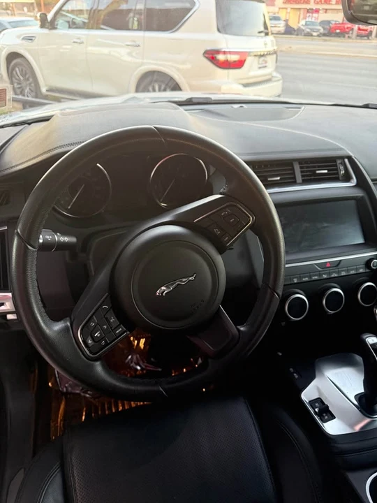 2020 Jaguar E-Pace - Image 5 of 6