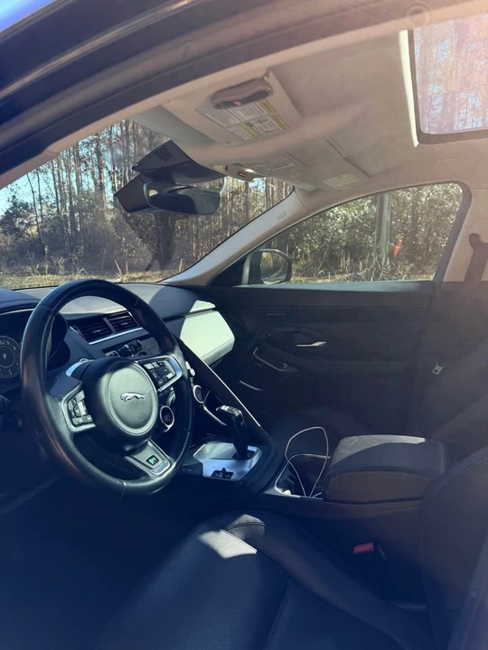 2020 Jaguar E-Pace - Image 7 of 10