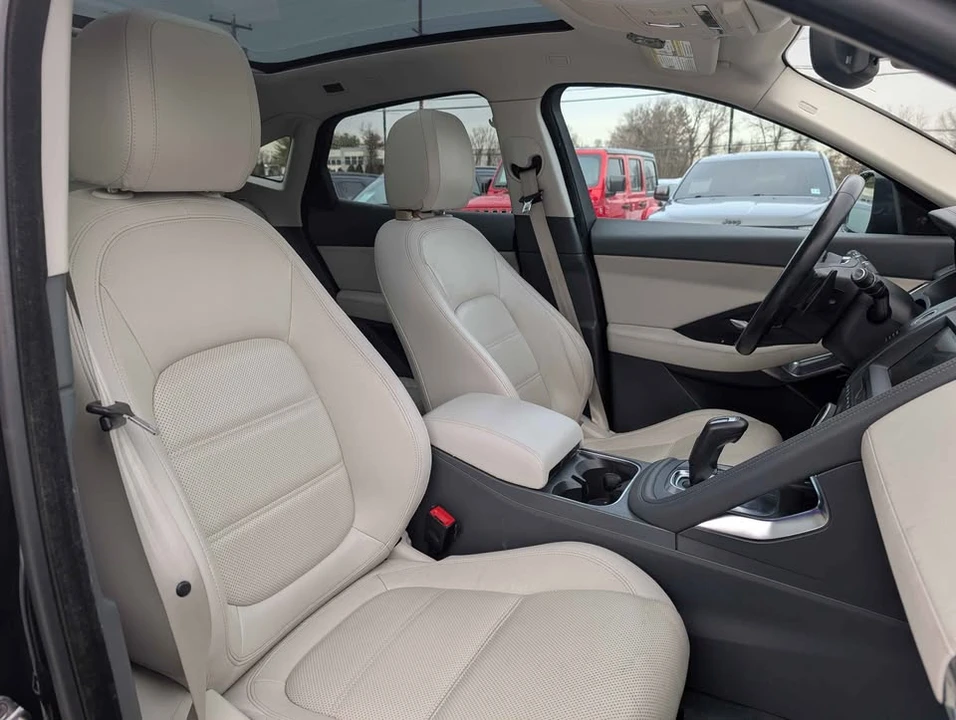 2020 Jaguar E-Pace - Image 10 of 19