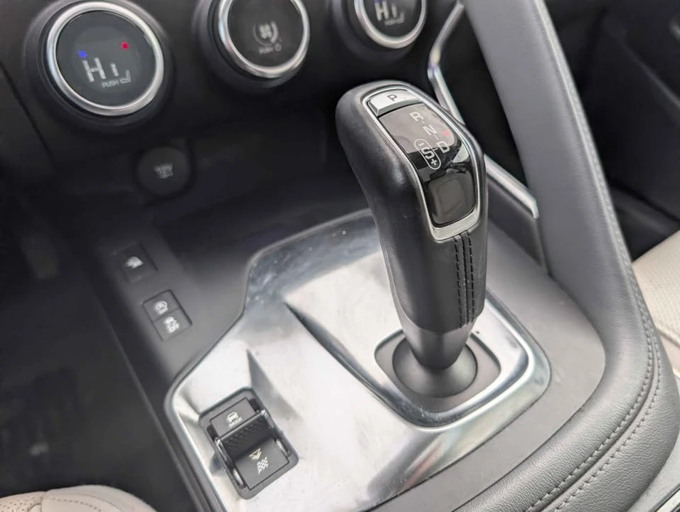 2020 Jaguar E-Pace - Image 17 of 19