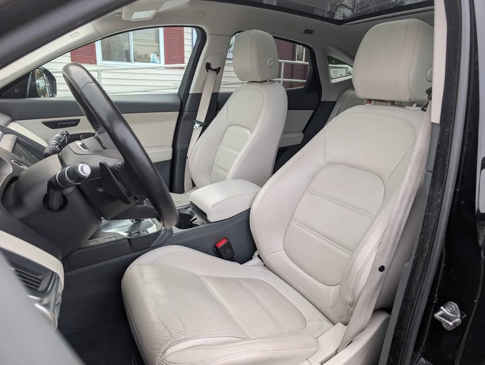 2020 Jaguar E-Pace - Image 8 of 19