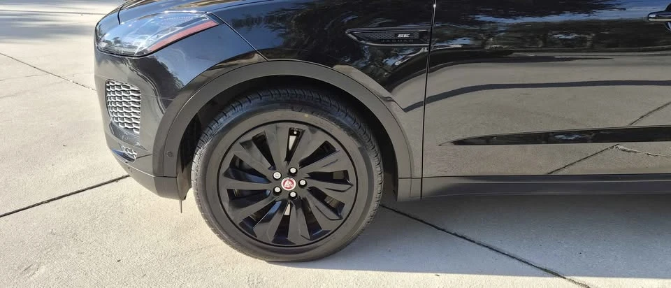 2020 Jaguar E-Pace - Image 9 of 20