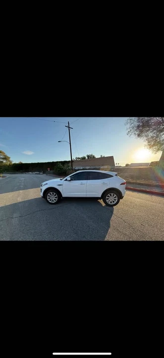 2020 Jaguar E-Pace - Image 5 of 20
