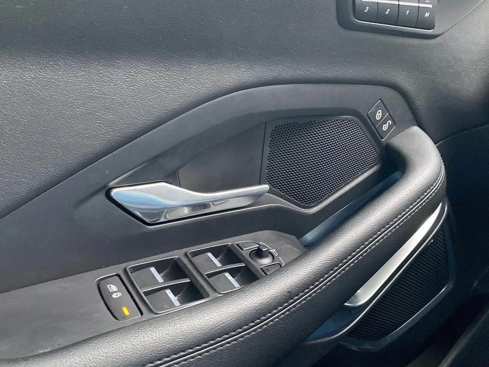 2020 Jaguar E-Pace - Image 7 of 9