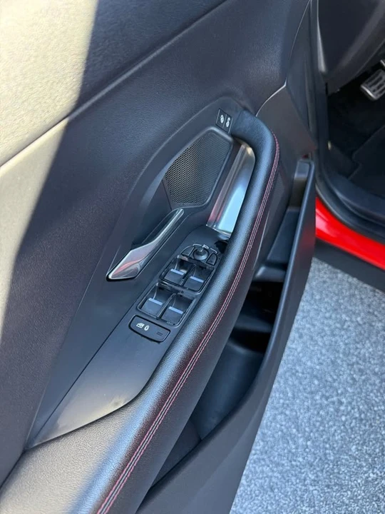 2020 Jaguar E-Pace - Image 14 of 20