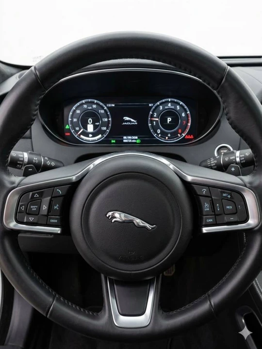 2020 Jaguar E-Pace - Image 10 of 16