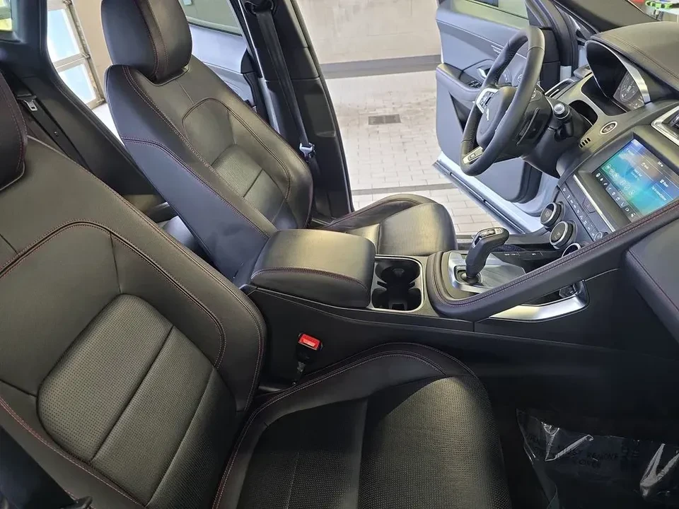 2020 Jaguar E-Pace - Image 9 of 19