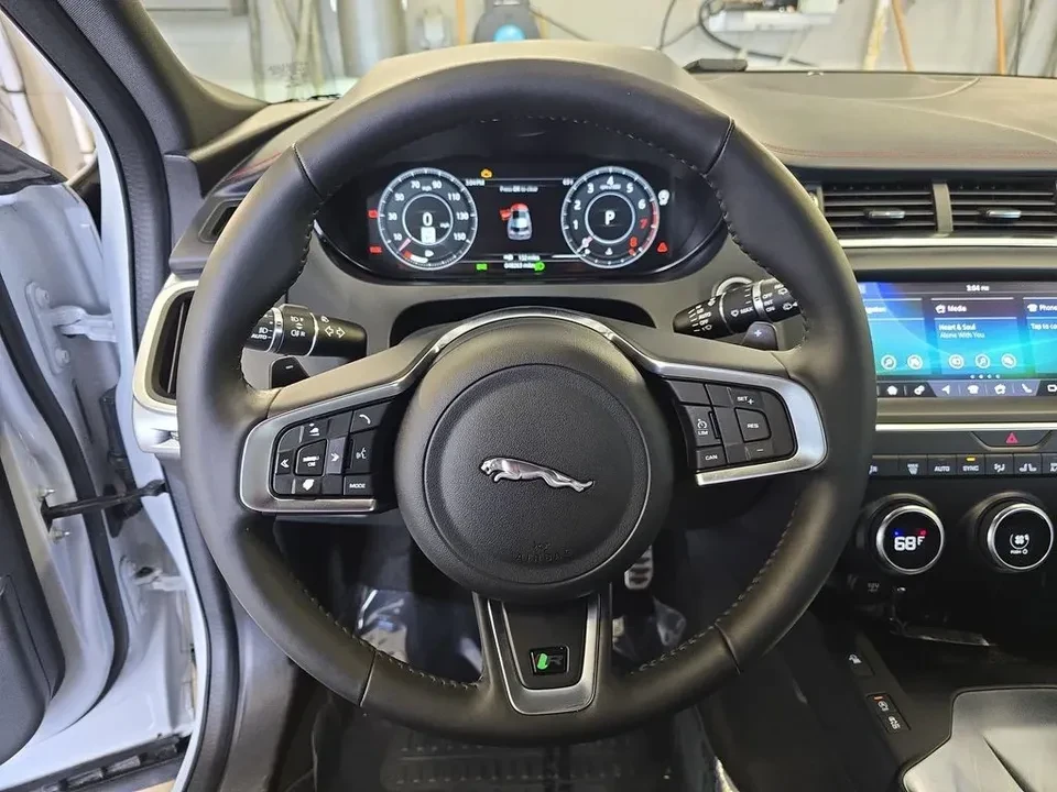 2020 Jaguar E-Pace - Image 16 of 19