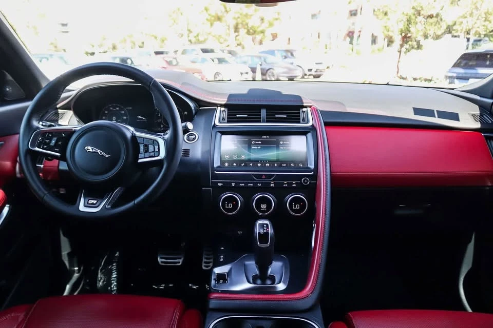 2020 Jaguar E-Pace - Image 7 of 8