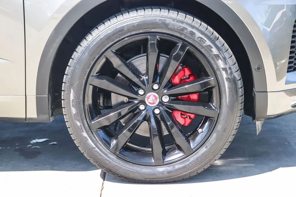 2020 Jaguar E-Pace - Image 6 of 8
