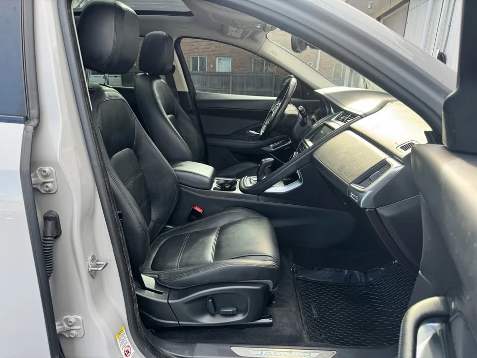 2020 Jaguar E-Pace - Image 15 of 20