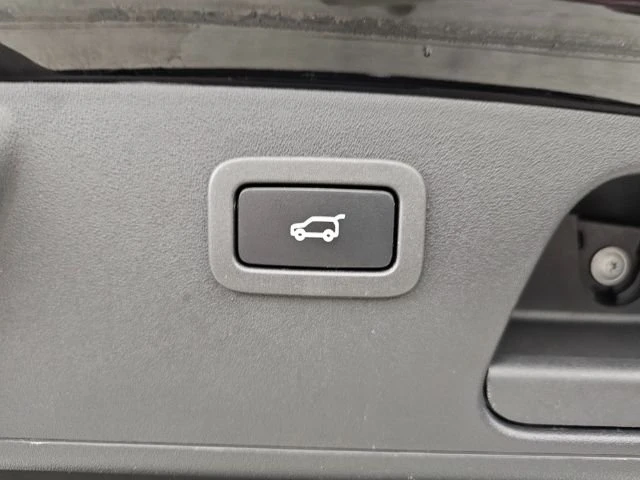 2020 Jaguar E-Pace - Image 14 of 18