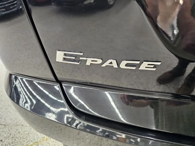 2020 Jaguar E-Pace - Image 15 of 18
