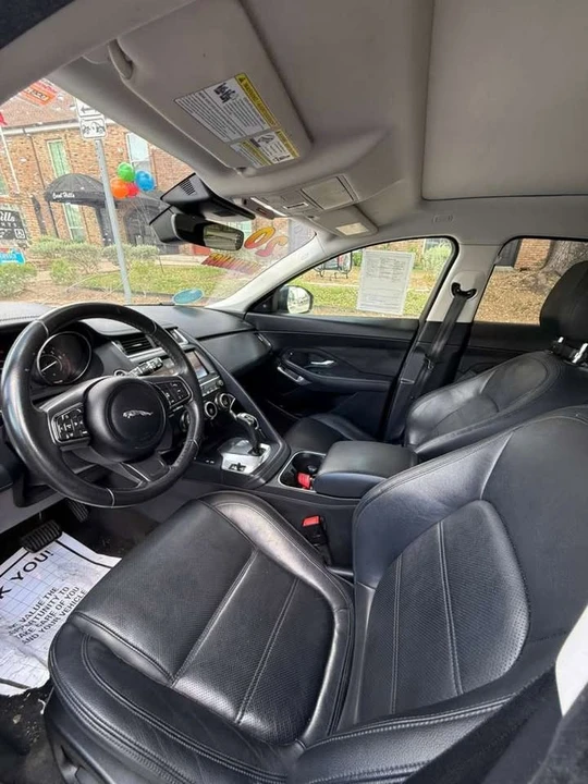 2020 Jaguar E-Pace - Image 9 of 10