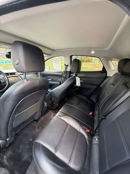 2020 Jaguar E-Pace - Image 8 of 10