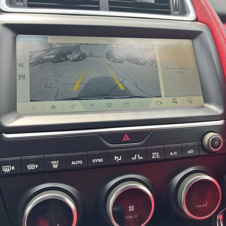 2020 Jaguar E-Pace - Image 8 of 17