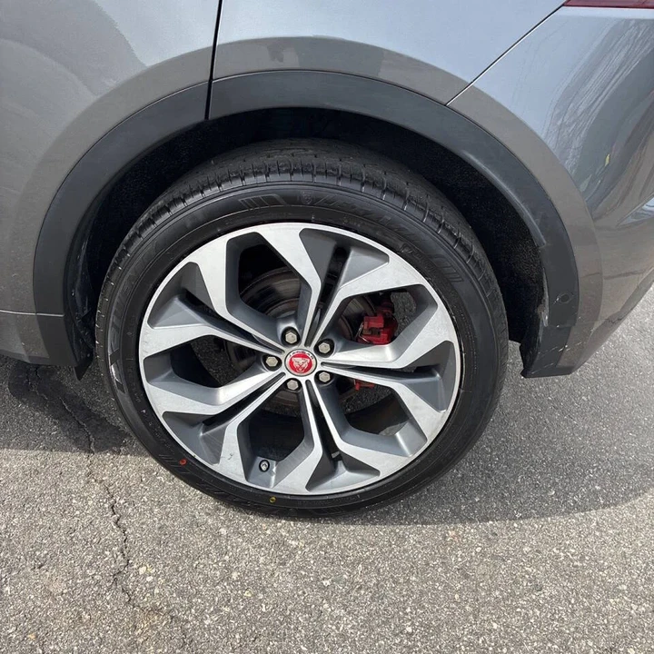 2020 Jaguar E-Pace - Image 16 of 17