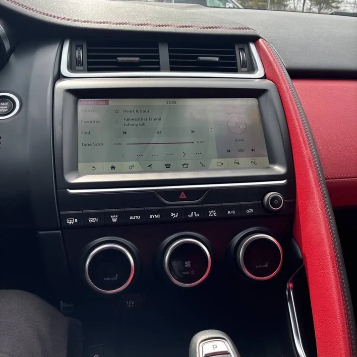 2020 Jaguar E-Pace - Image 7 of 17
