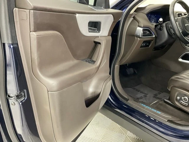2020 Jaguar F-Pace - Image 10 of 20