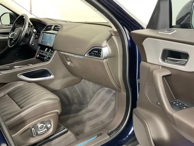 2020 Jaguar F-Pace - Image 16 of 20