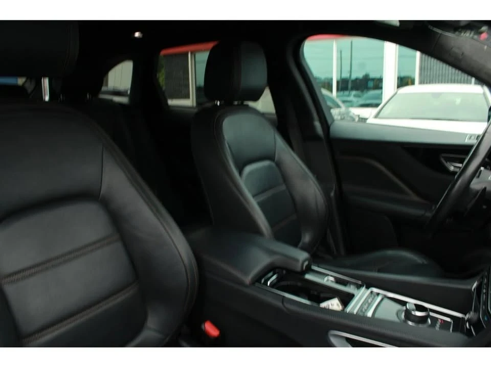 2020 Jaguar F-Pace - Image 14 of 20