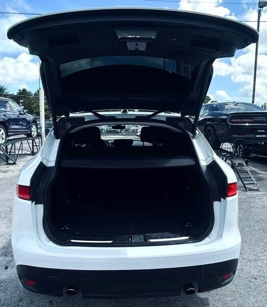 2020 Jaguar F-Pace - Image 12 of 20