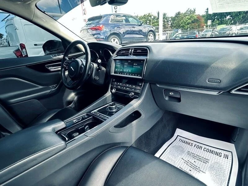 2020 Jaguar F-Pace - Image 16 of 20