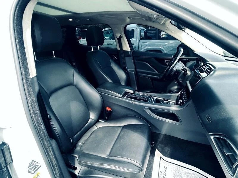 2020 Jaguar F-Pace - Image 15 of 20