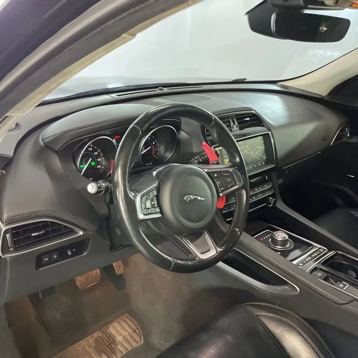 2020 Jaguar F-Pace - Image 10 of 19