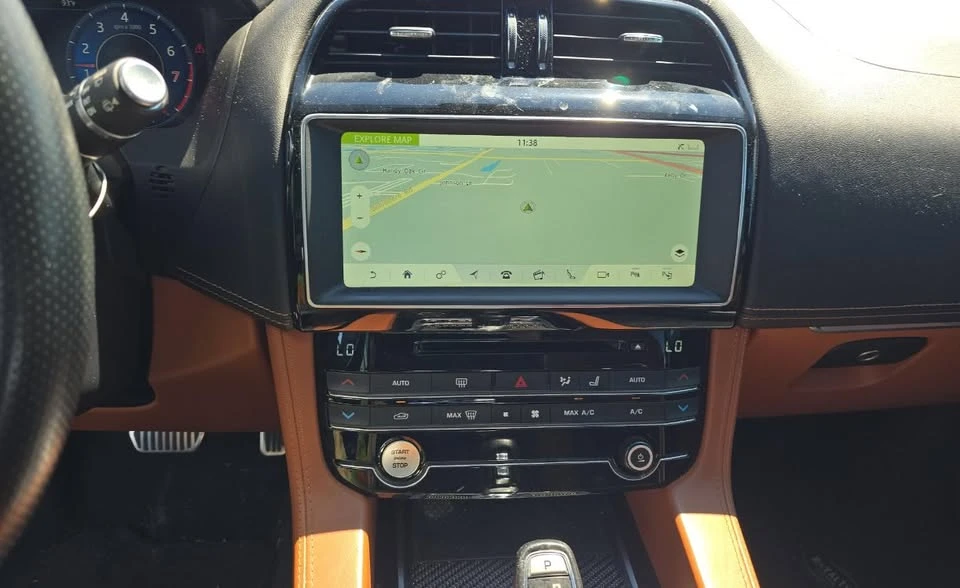 2020 Jaguar F-Pace - Image 7 of 8
