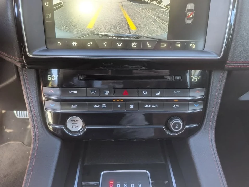 2020 Jaguar F-Pace - Image 14 of 20