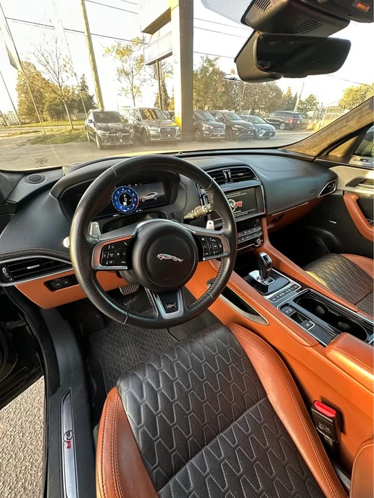 2020 Jaguar F-Pace - Image 5 of 7
