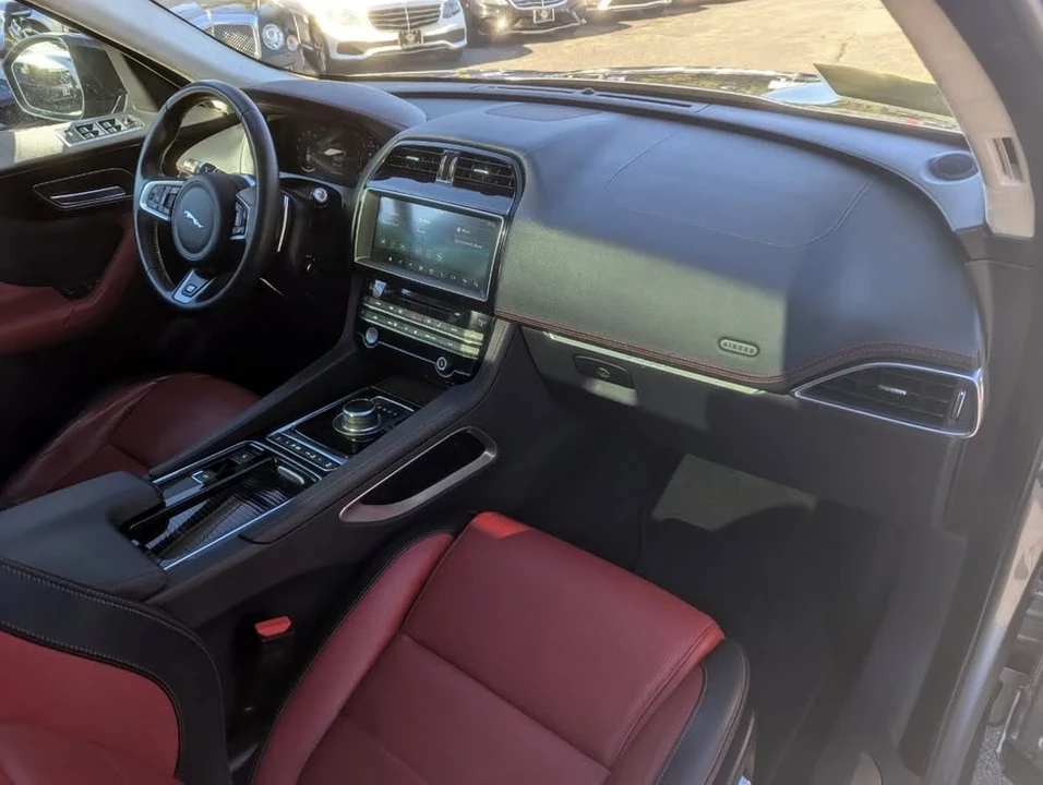 2020 Jaguar F-Pace - Image 17 of 20