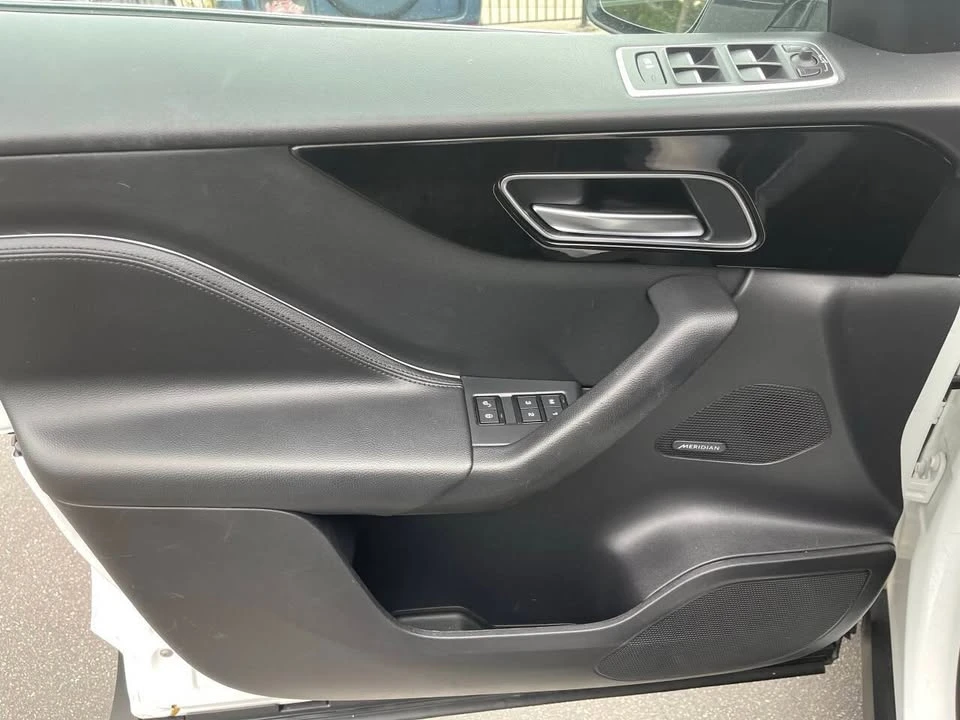 2020 Jaguar F-Pace - Image 12 of 20