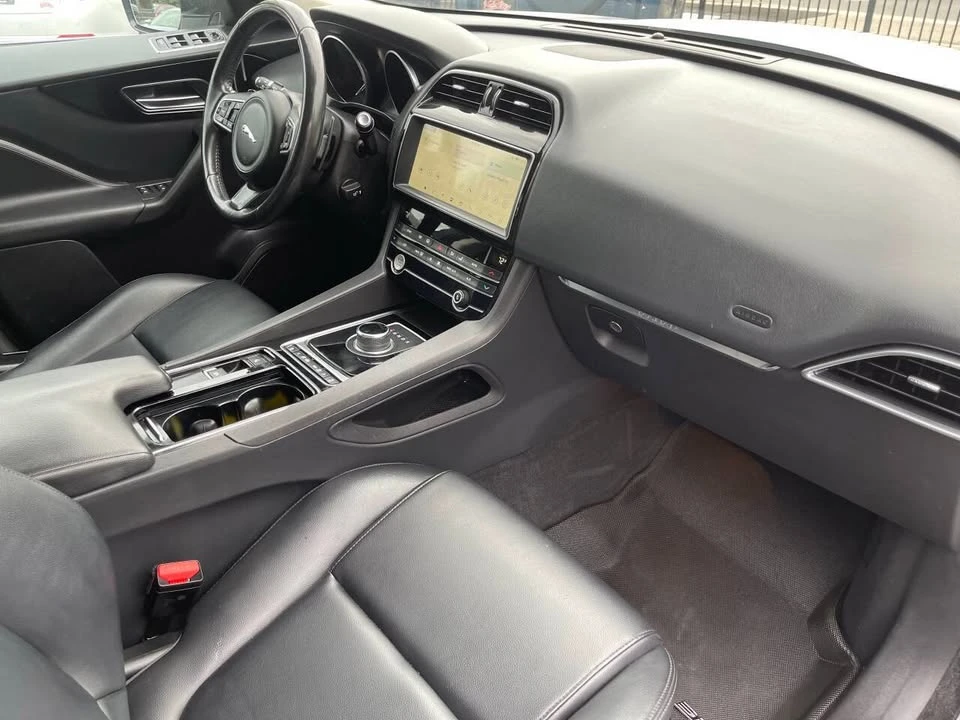 2020 Jaguar F-Pace - Image 14 of 20